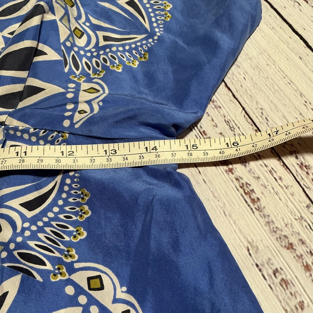 Banana Republic 100% silk kimono-style tribal/Art Deco pattern. Size M. - Picture 5 of 7